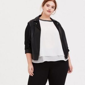 New without tags Torrid WHITE CHIFFON EMBELLISHED DOUBLE LAYER TANK in size 2